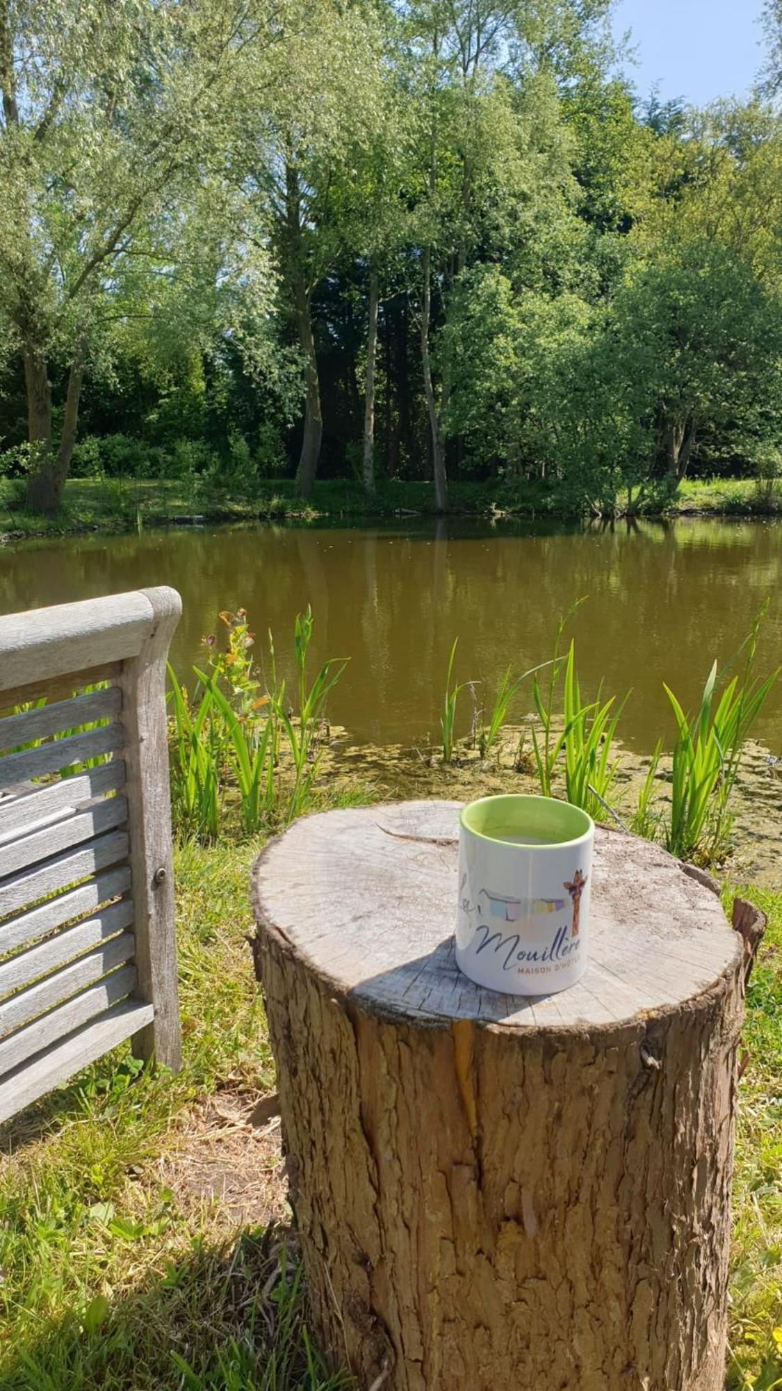 Bed and Breakfast La Mouillere Verton Esterno foto